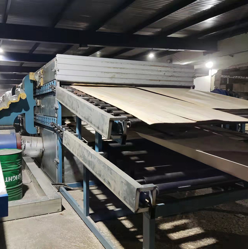 Furniertrocknungsmaschine