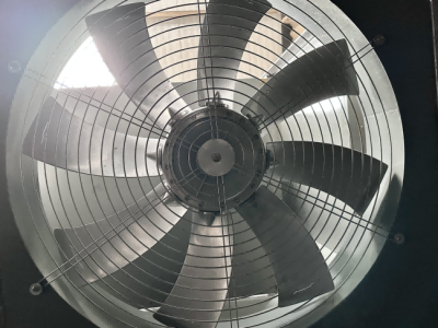 Kipas paksi bersinar