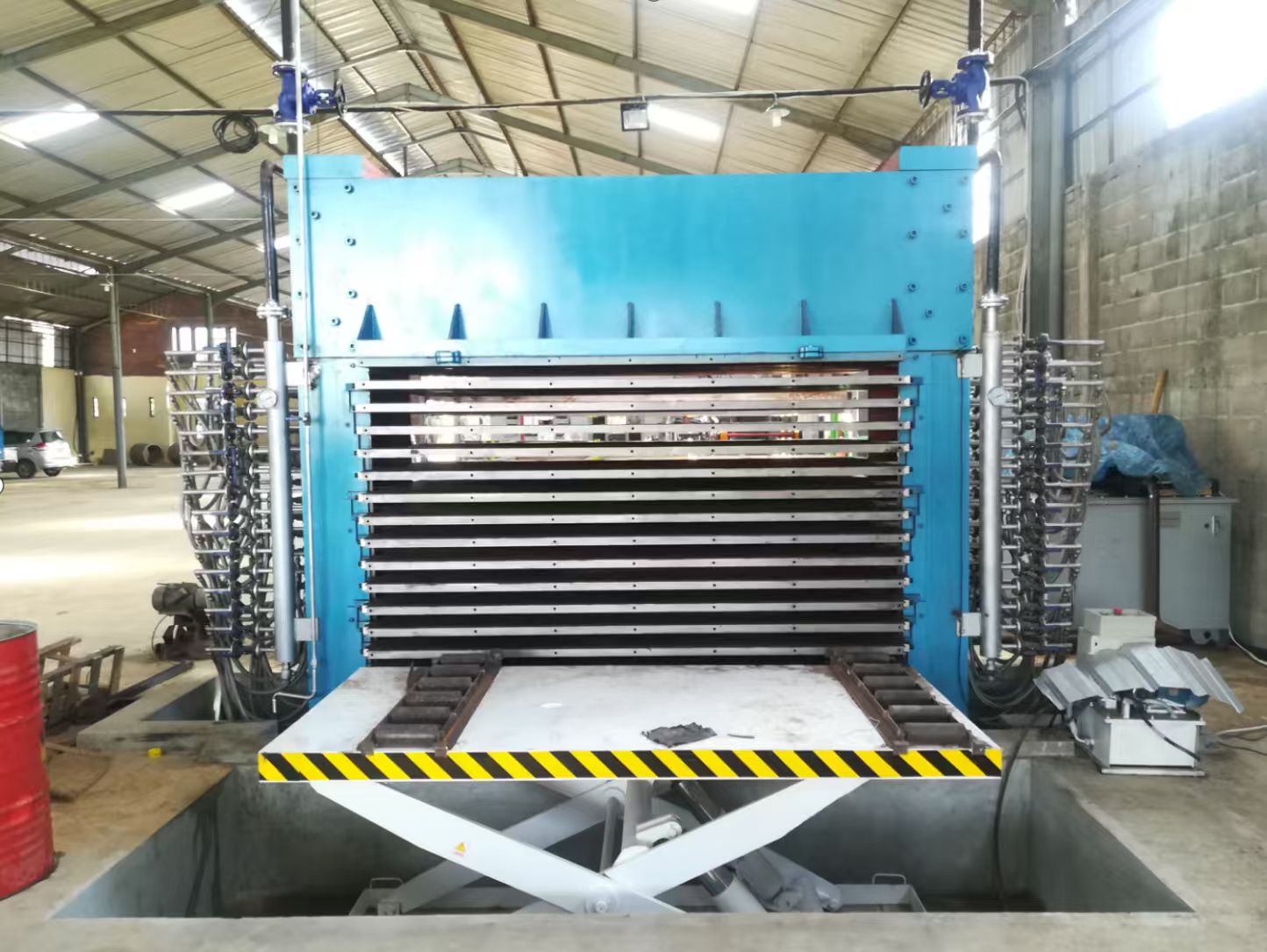 saplākšņa karstā prese